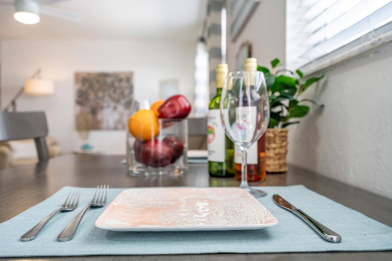 2Bed 1Bath Suite Minutes To Downtown, Beaches, Restaurants, Theaters And More 사라소타 외부 사진